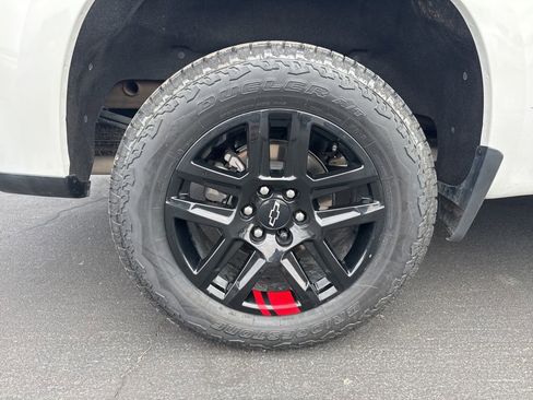 Used 2022 Chevrolet Silverado 1500 RST w/ Redline Edition AWD/4WD image 4