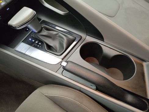 Used 2025 Hyundai Elantra Sport image 26