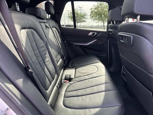 Used 2022 BMW X5 sDrive40i w/ M Sport Package image 11