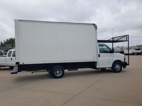 Used 2019 Chevrolet Express 3500 image 6