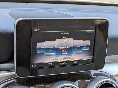 Used 2019 Mercedes-Benz GLC 300 image 24