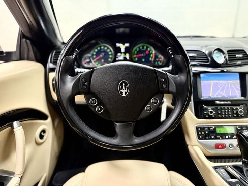 Used 2011 Maserati GranTurismo Convertible RWD image 17