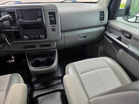 Used 2018 Nissan NV 3500 S RWD image 16