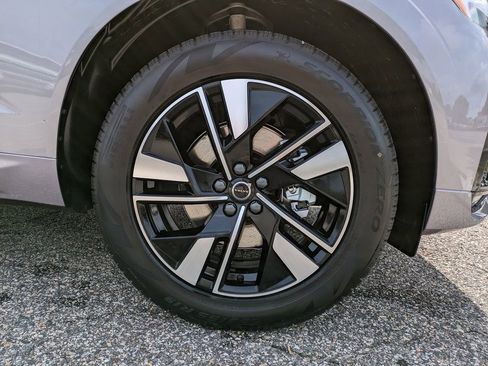 New 2026 Volvo XC60 B5 Core w/ Climate Package image 11