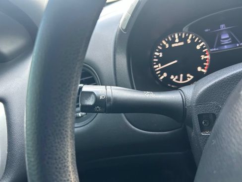Used 2020 Nissan Pathfinder S FWD image 22