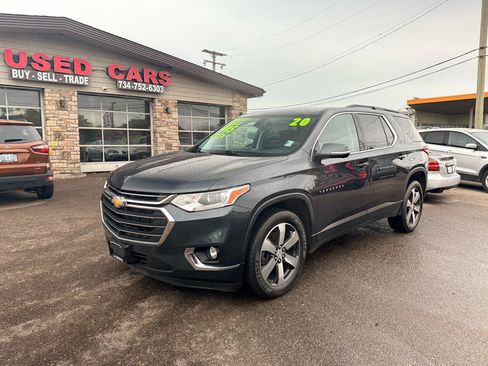 Used 2020 Chevrolet Traverse LT w/ LT Premium Package AWD/4WD image 3