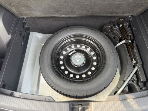 Used 2022 Volkswagen Atlas Cross Sport SEL image 42