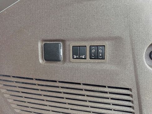 Used 2021 GMC Yukon XL Denali w/ Denali Ultimate Package image 29