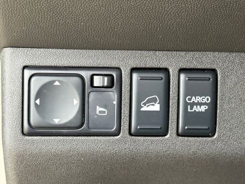 Used 2016 Nissan Frontier SV image 19