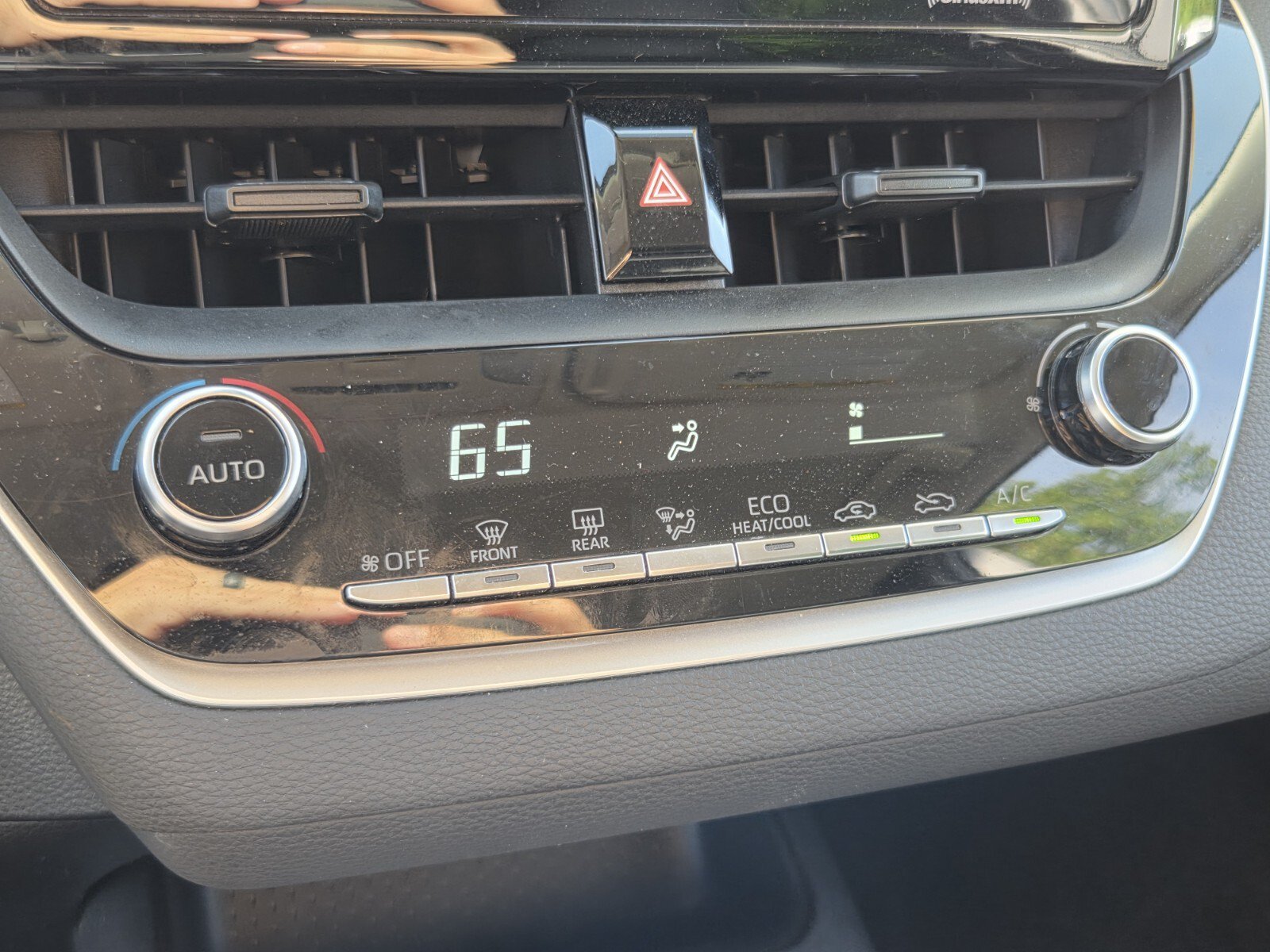 Used 2022 Toyota Corolla LE FWD image 27