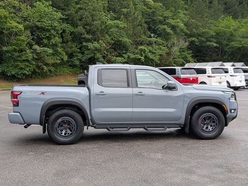 Used 2026 Nissan Frontier Pro-X w/ Pro-X Convenience Package RWD image 10