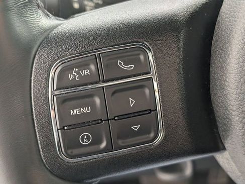 Used 2017 Jeep Wrangler Unlimited Rubicon w/ Connectivity Group AWD/4WD image 13