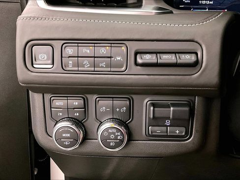 Used 2024 GMC Yukon Denali Ultimate AWD/4WD image 39