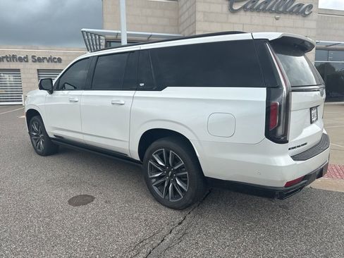 Used 2024 Cadillac Escalade ESV Sport w/ Touring Package AWD/4WD image 5