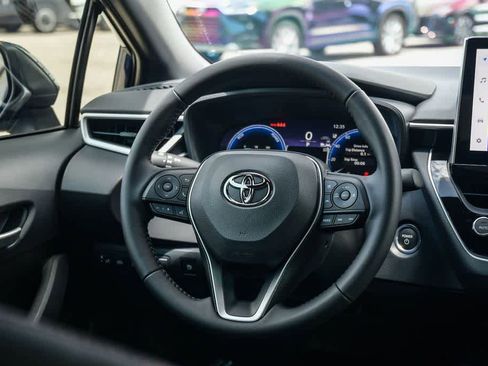 Used 2026 Toyota Corolla SE FWD image 12