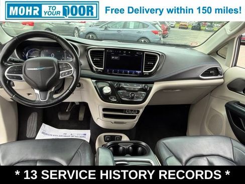 Used 2021 Chrysler Pacifica Touring-L FWD image 36