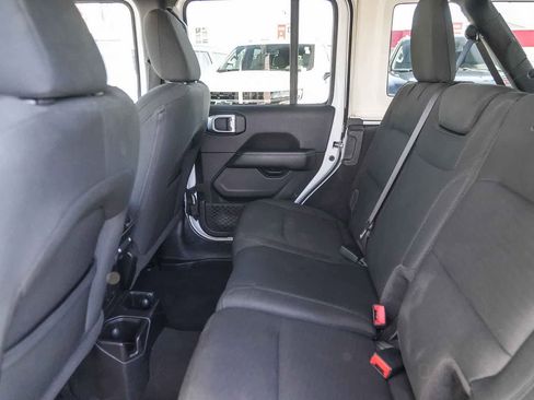 Used 2020 Jeep Wrangler Unlimited Sahara AWD/4WD image 18