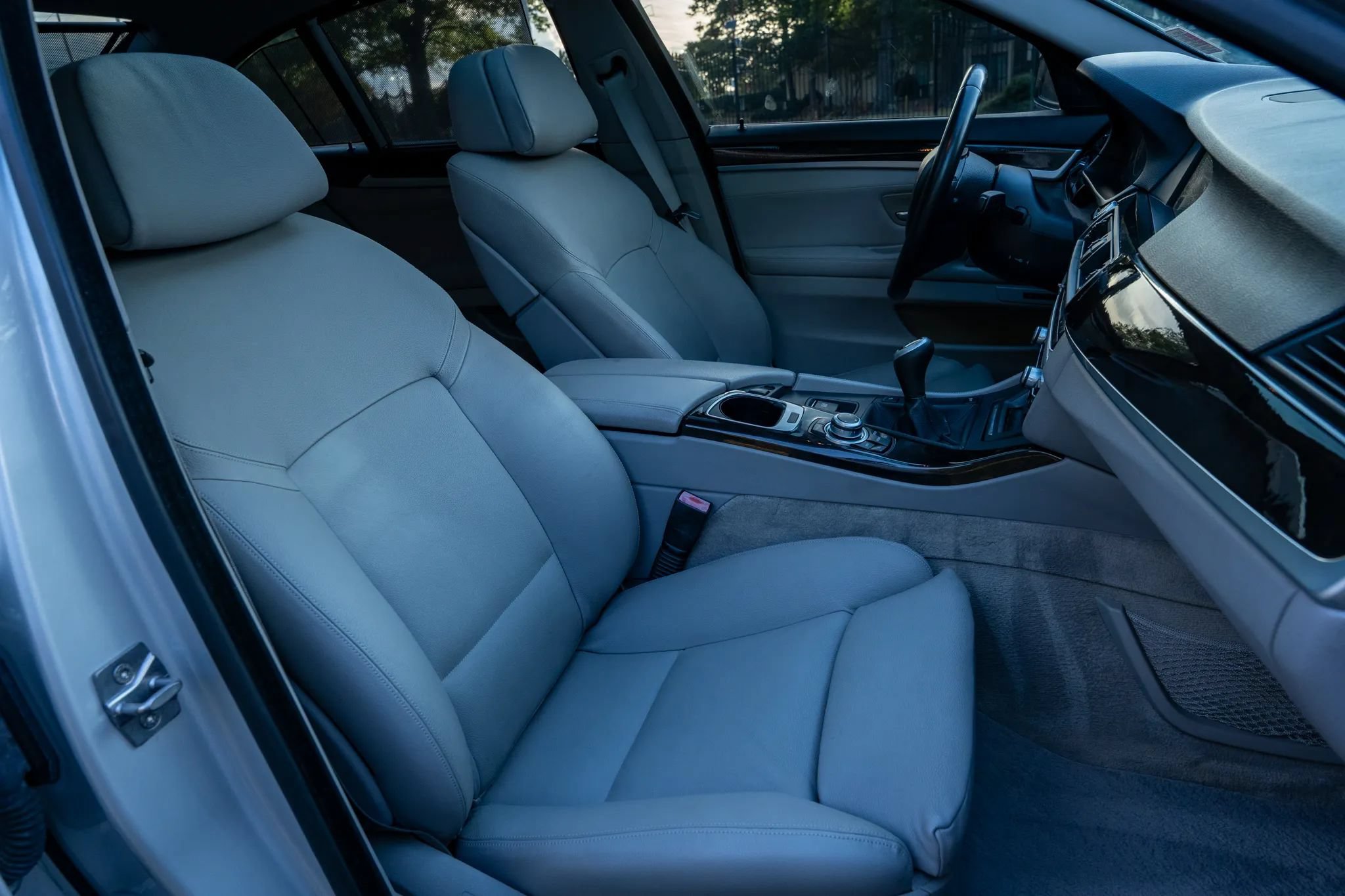 Used 2011 BMW 550i Sedan RWD image 15