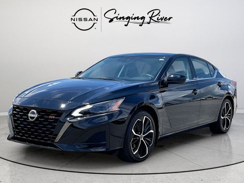 Certified 2025 Nissan Altima 2.5 SR FWD image 3
