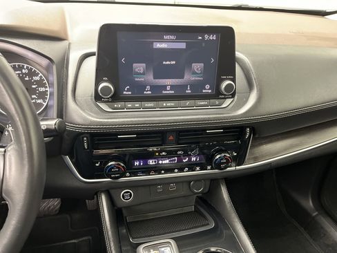 Used 2021 Nissan Rogue SL image 16