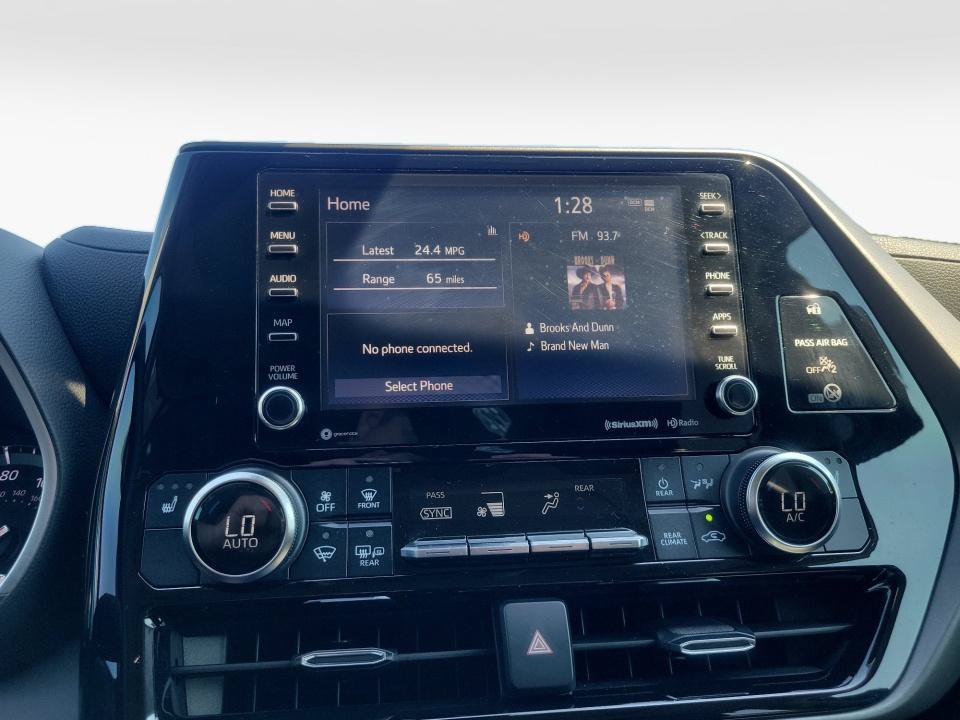 Used 2020 Toyota Highlander XLE FWD image 17