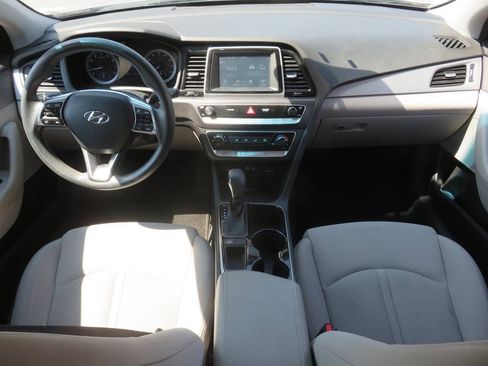 Used 2018 Hyundai Sonata SE FWD image 11