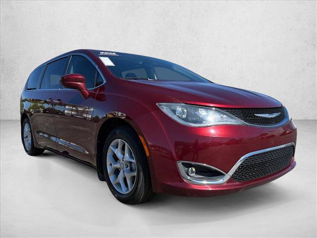 Used 2018 Chrysler Pacifica Touring Plus w/ Tire & Wheel Group FWD image 3