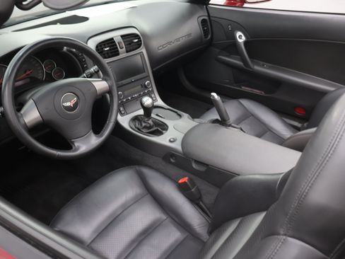 Used 2006 Chevrolet Corvette Convertible w/ Preferred Equipment Group RWD image 42