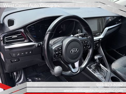 Used 2020 Kia Niro Touring FWD image 7