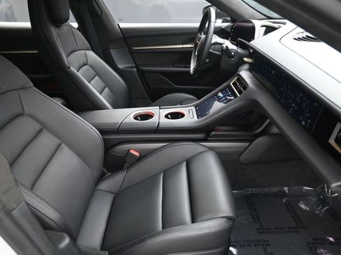 Certified 2020 Porsche Taycan Turbo S image 31