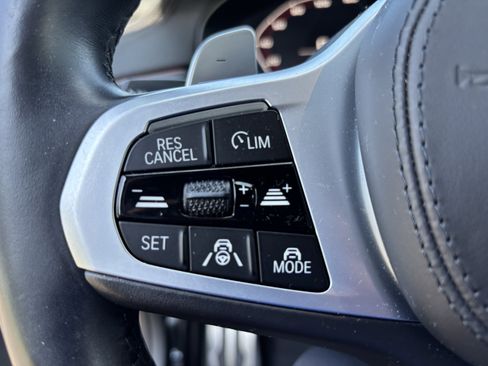 Used 2021 BMW M550i xDrive w/ Executive Package AWD/4WD image 19