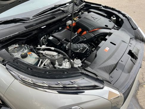 Used 2023 Mitsubishi Outlander SE image 35