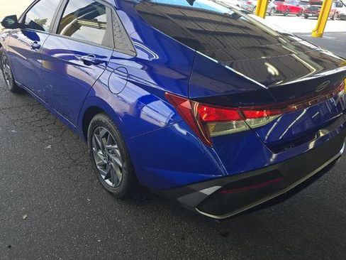 Used 2024 Hyundai Elantra SEL image 4