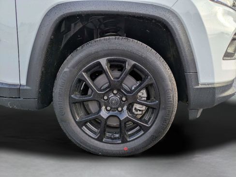 New 2026 Jeep Compass Latitude image 11