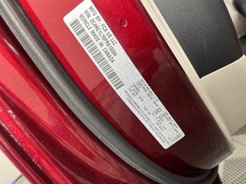 Used 2023 Chrysler Pacifica Touring-L FWD image 41