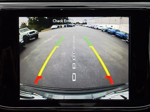 Used 2019 Jeep Grand Cherokee Laredo AWD/4WD image 35
