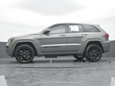 Used 2022 Jeep Grand Cherokee Laredo X image 27
