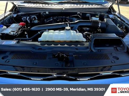 Used 2022 Ford Expedition Limited image 8