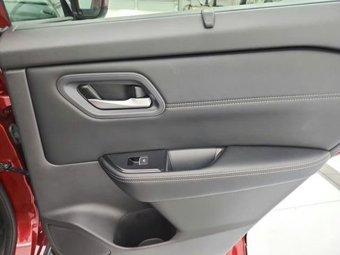 Used 2024 Nissan Rogue SL w/ SL Premium Package image 50