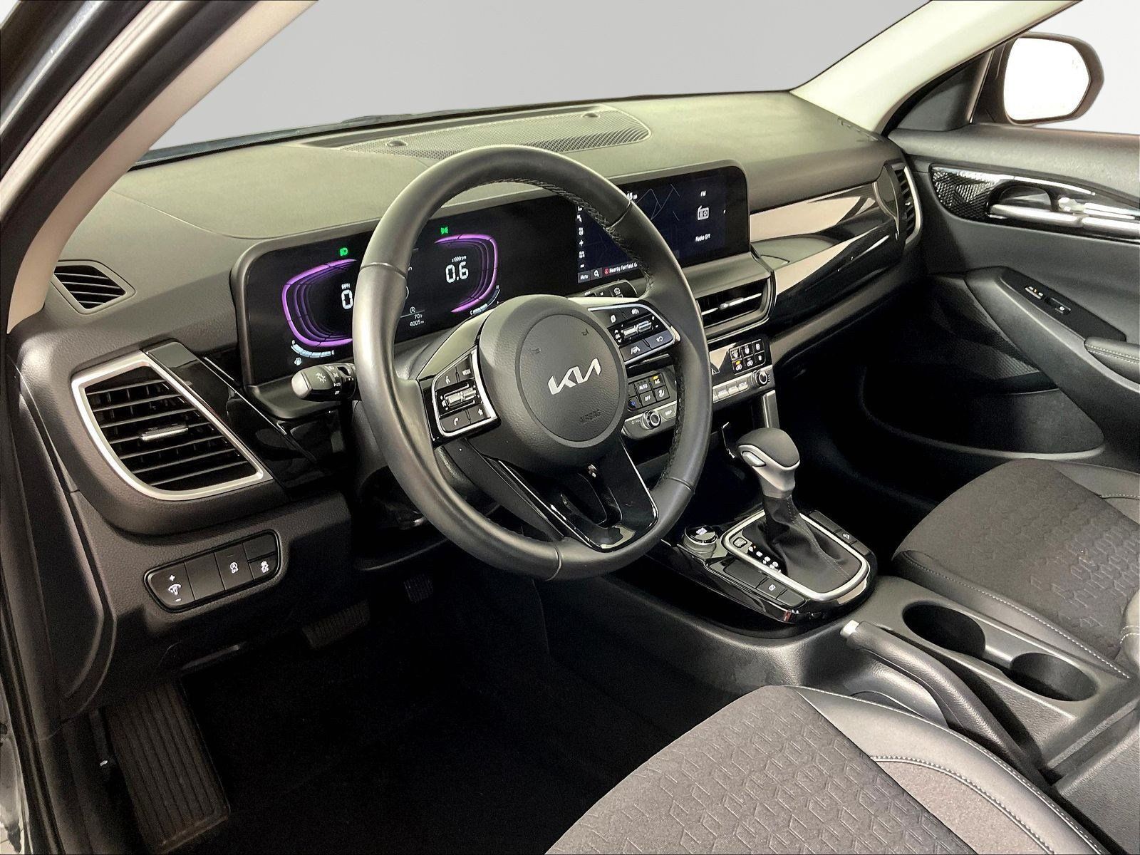 Certified 2025 Kia Seltos S FWD image 17