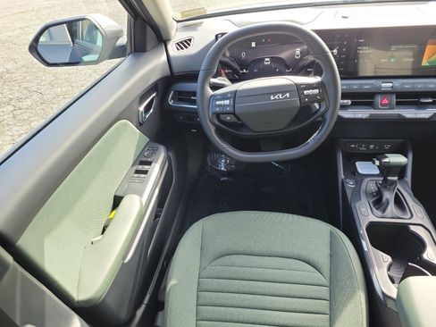 Used 2025 Kia K4 EX FWD image 19