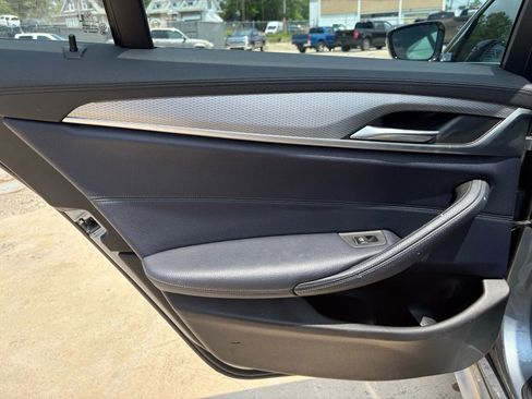 Used 2017 BMW 530i xDrive image 12