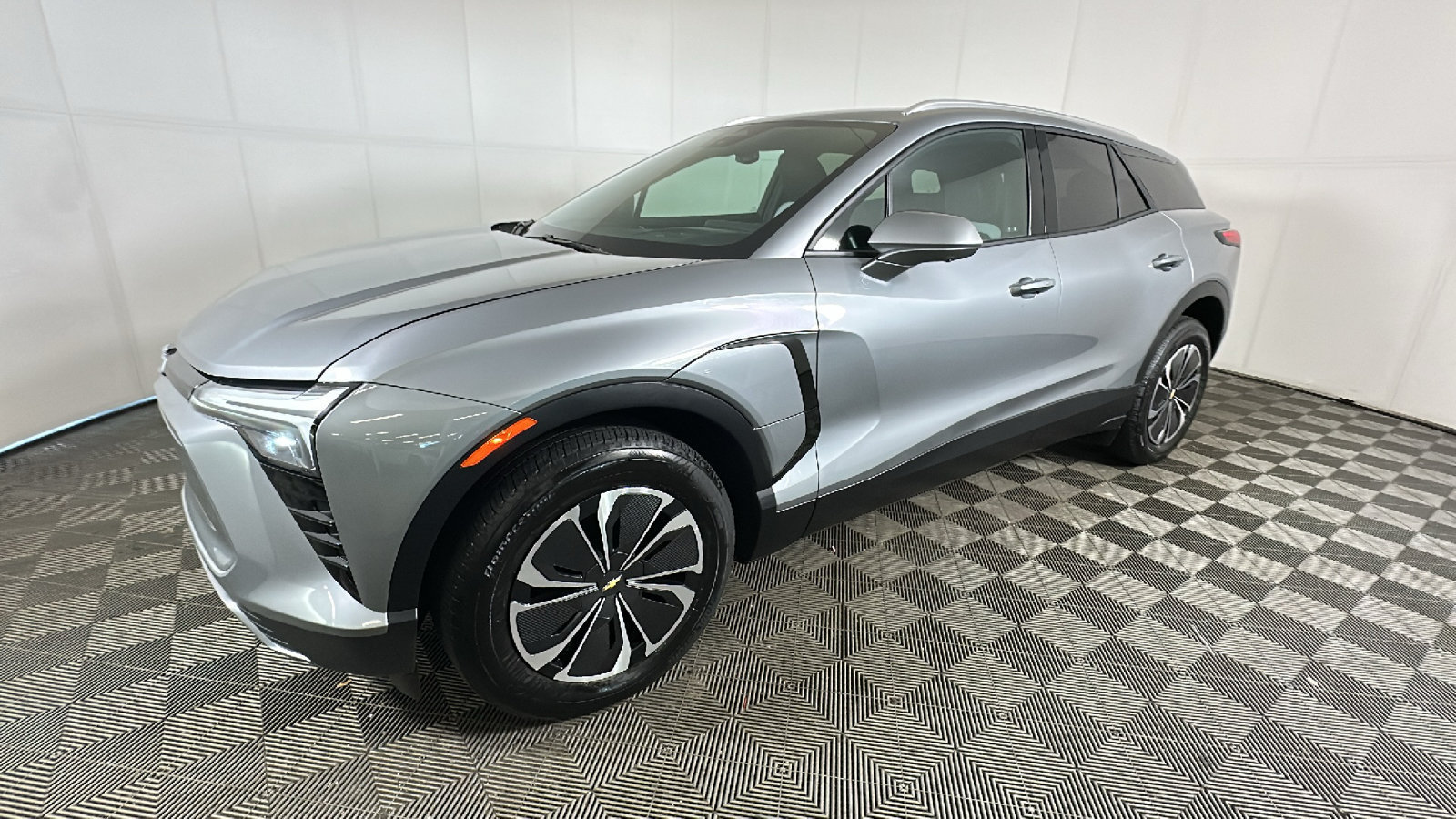 Used 2024 Chevrolet Blazer EV LT AWD/4WD image 8