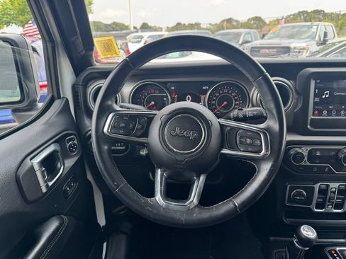 Used 2018 Jeep Wrangler Unlimited Sahara w/ Dual Top Group AWD/4WD image 14