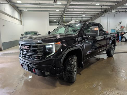 Used 2024 GMC Sierra 1500 AT4 AWD/4WD image 6