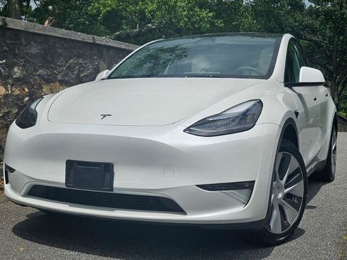 Used 2023 Tesla Model Y Long Range AWD/4WD image 76