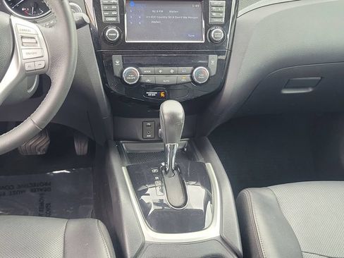Used 2016 Nissan Rogue SL w/ SL Premium Package AWD/4WD image 25
