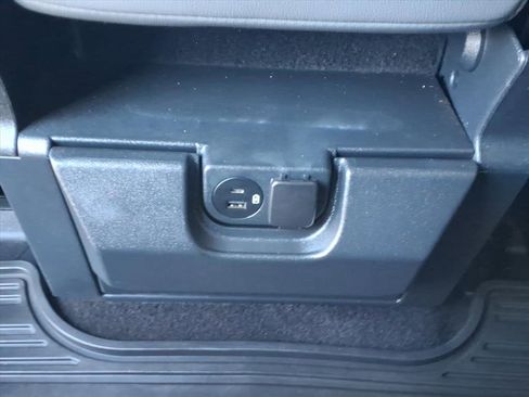 Used 2021 Ford F150 Lariat w/ Equipment Group 501A Mid image 18