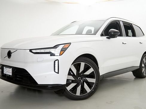 New 2026 Volvo EX90 Ultra AWD/4WD image 2