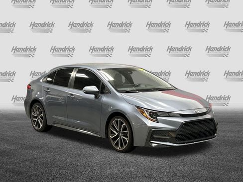 Used 2022 Toyota Corolla SE FWD image 2